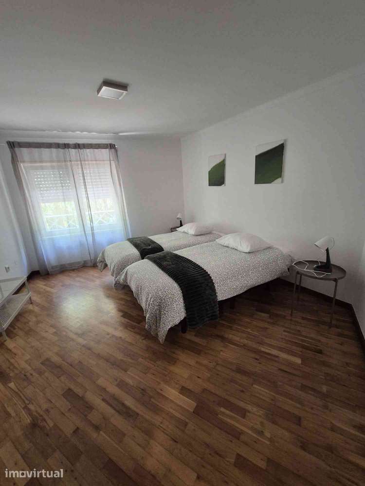 Apartamento T3 em São Martinho do Porto a 350 metros da praia. - Grande imagem: 4/11