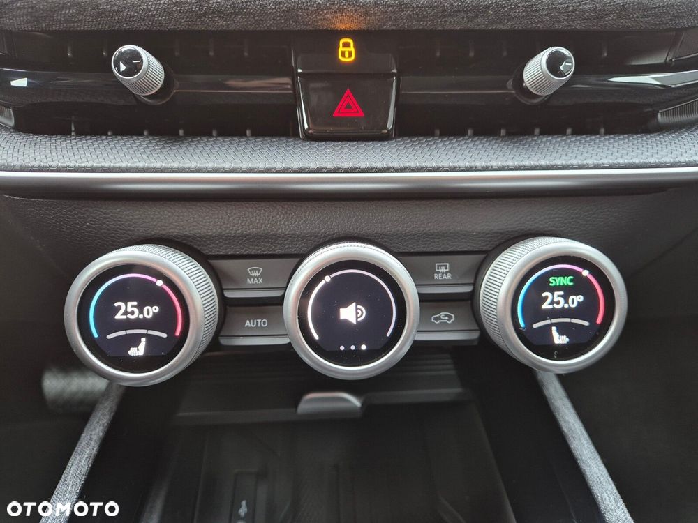 Skoda Superb 2.0 TDI SCR Selection DSG - 26