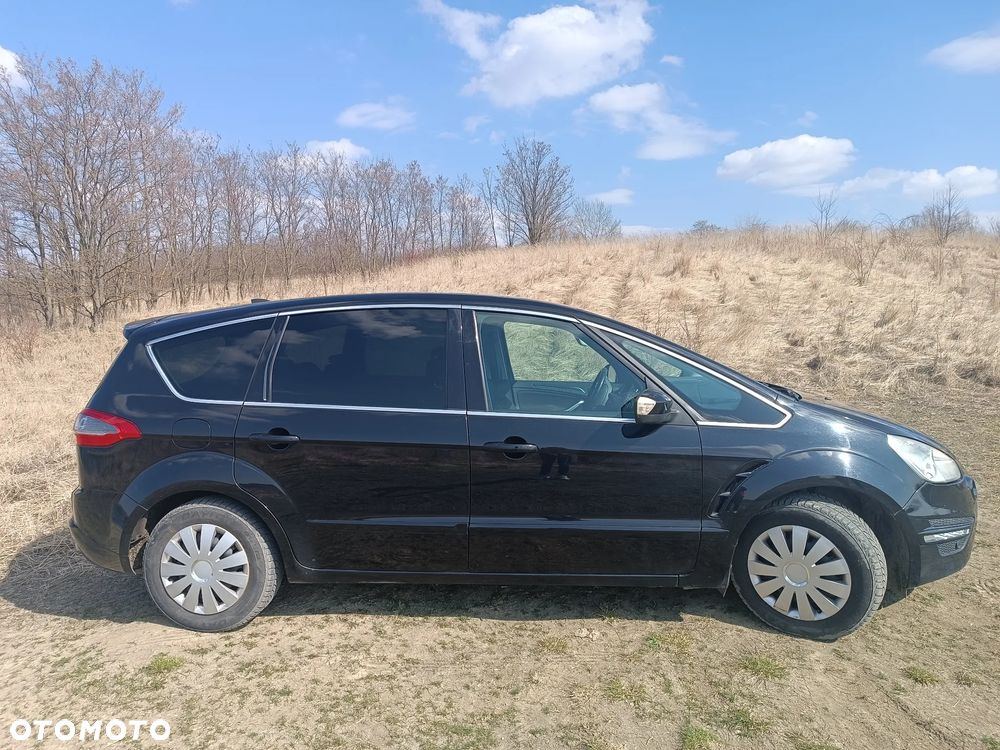 Ford S-Max - 11