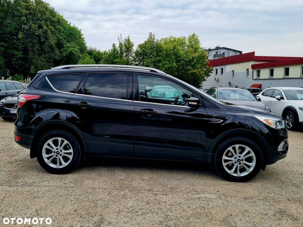 Ford Kuga 1.5 EcoBoost 2x4 Titanium - 4