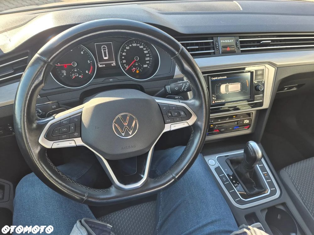 Volkswagen Passat Variant 2.0 TDI EVO Essence DSG - 15