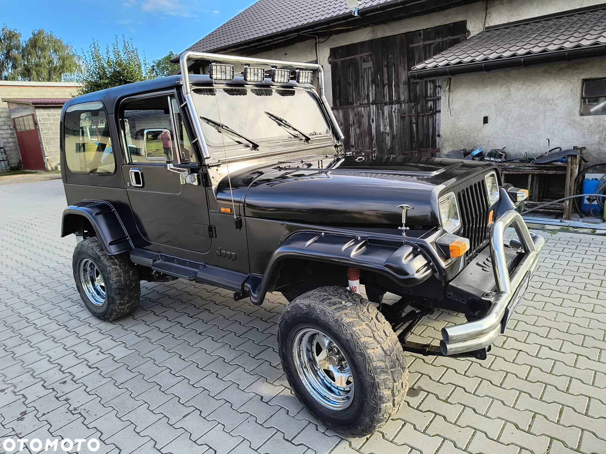 Jeep Wrangler 2.5L - 12