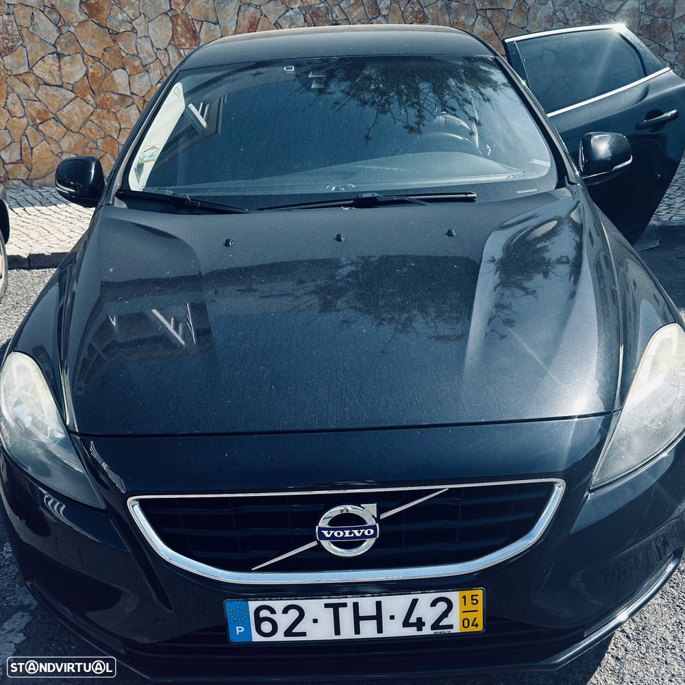 Volvo V40 D2 Momentum - 1