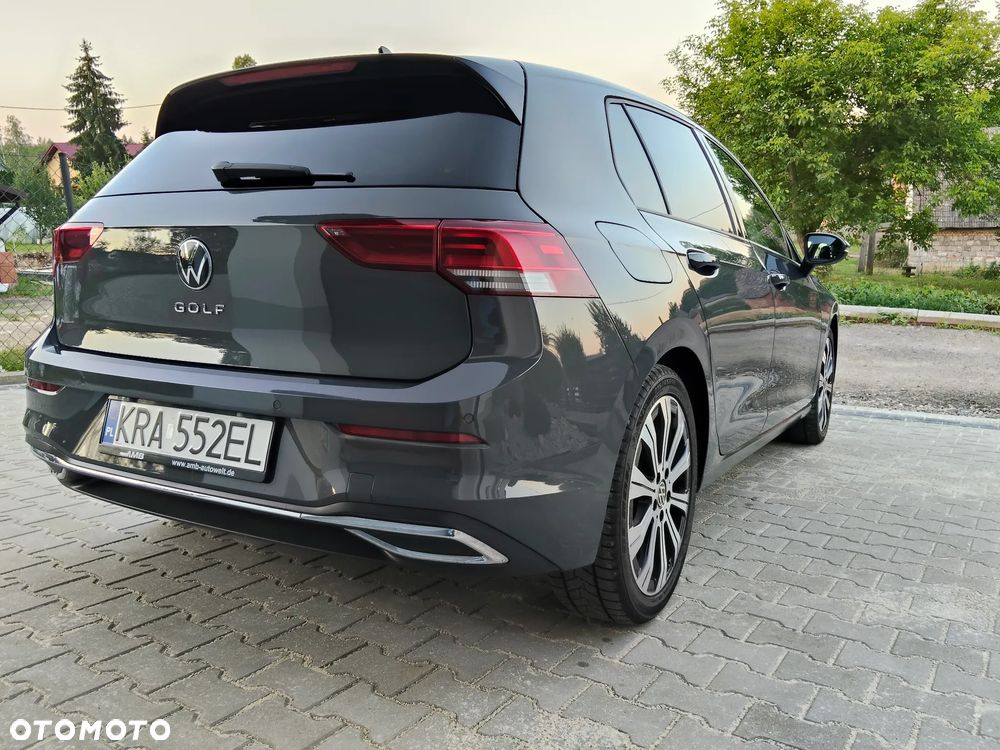 Volkswagen Golf - 8