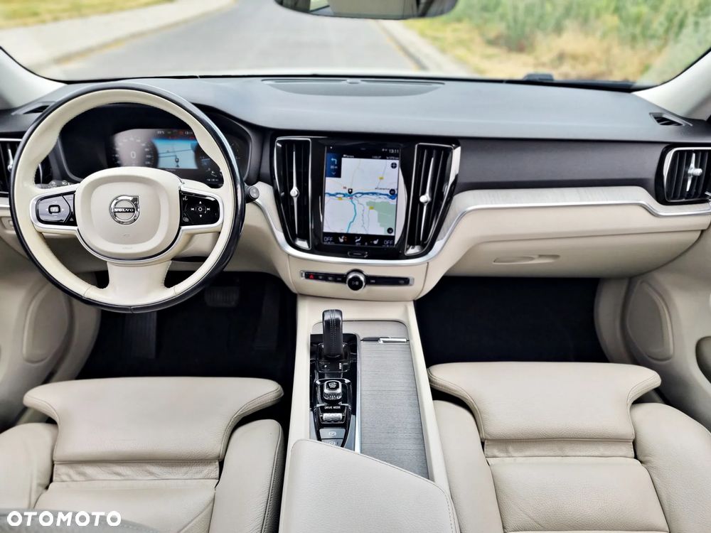 Volvo V60 Cross Country B4 D AWD Geartronic Pro - 28