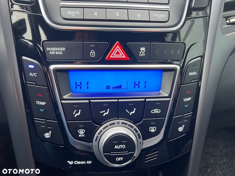 Hyundai i30 1.6 CRDi BlueDrive Premium DCT - 26