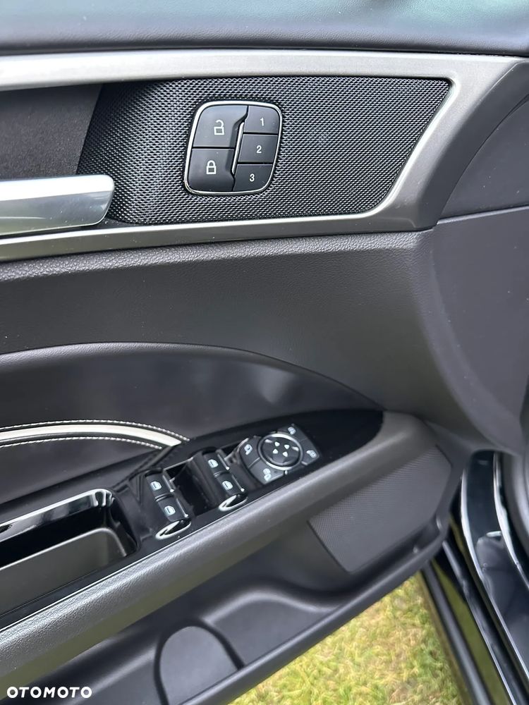 Ford Mondeo 2.0 Hybrid Vignale - 12