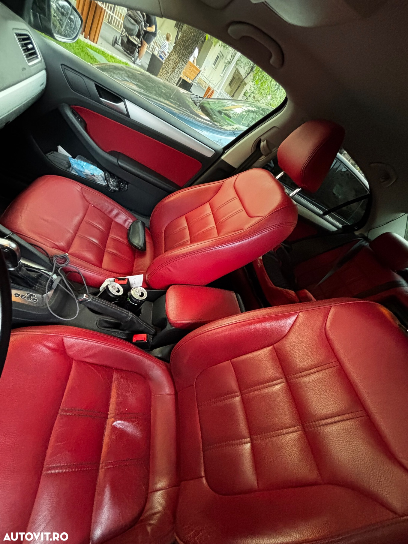 Volkswagen Jetta - 2