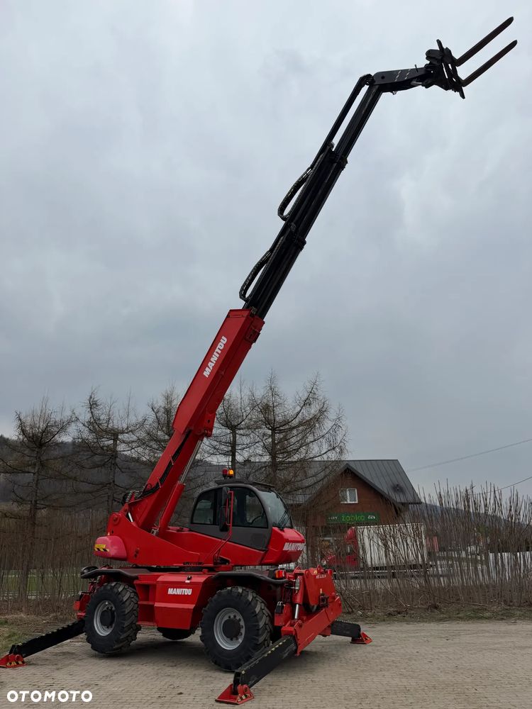 Manitou MRT2150+PRIVILEGE Ładowarka teleskopowa 4x4 ROTO 21metrów. Bez AdBLUE bez DPF. udźwig 5ton jak Nowa z Norwegii 4900mtg. 2015rok. Obrót pełny. Zero luzów wycieków. Zadbana maszyna z Fermy Norweskiej. Silnik 160 Km. AUTEC zdalne sterowanie. Ani deka luzów czy wycieków. Opony jak Nowe. Pełny Oryginał. Niski przebieg. Stabilizatory. Zamki na tłokach. OKAZJA - 14