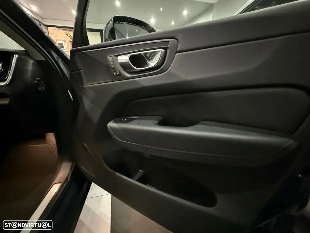 Volvo XC 60 2.0 T6 PHEV Inscription AWD - 22