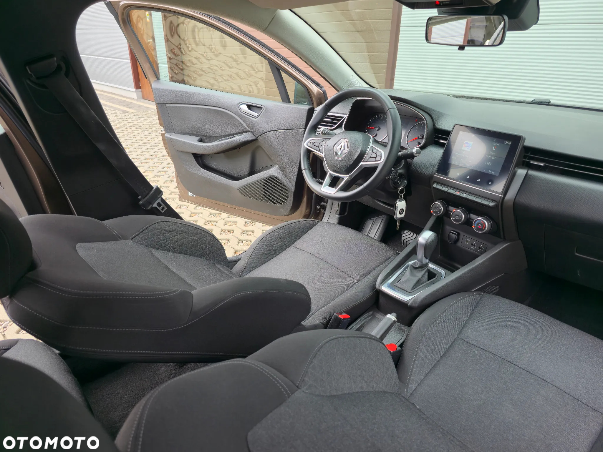 Renault Clio 1.0 TCe Zen Xtronic - 8