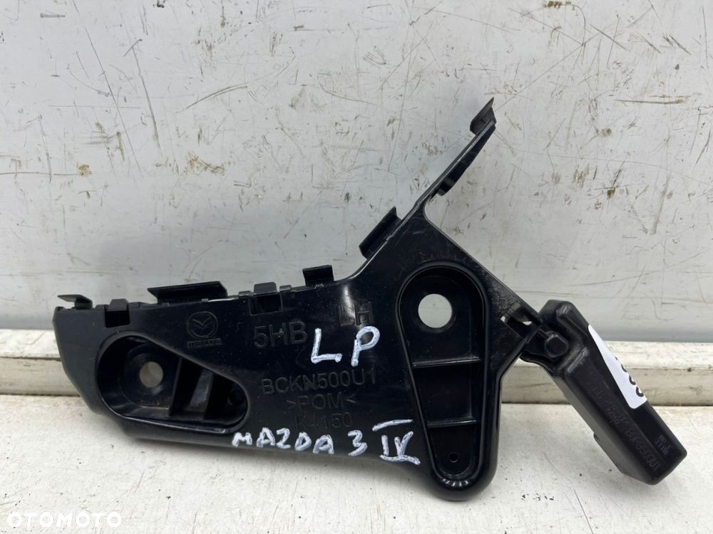 Ślizg Mazda 3 IV BP 19r.- HB 5Drzwi lewe przednie mocowanie zderzaka wspornik błotnika - 1