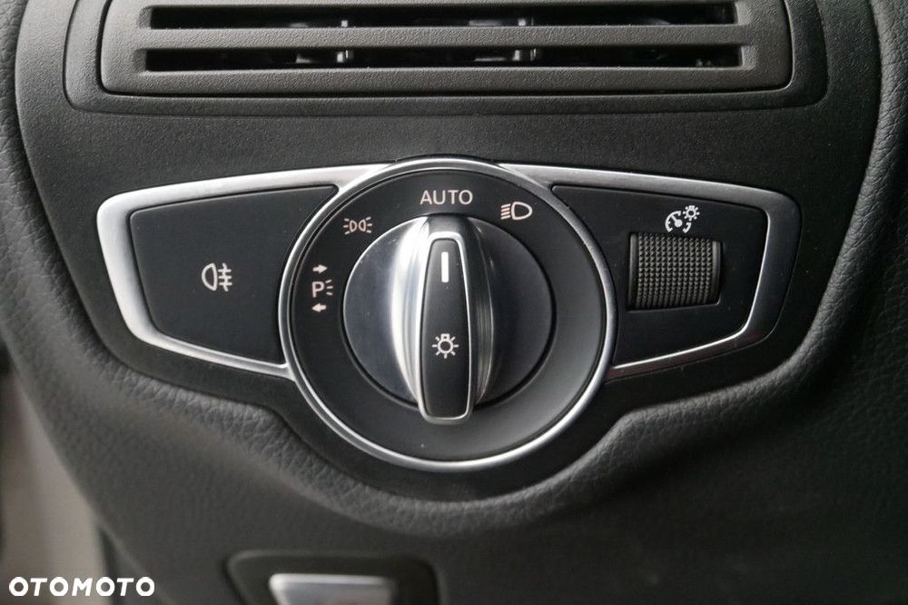 Mercedes-Benz GLC - 38