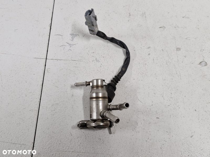 renault trafic 3 iii vivaro b 2.0 dci wtryskiwacz wtrysk adblue 208997976r - 1