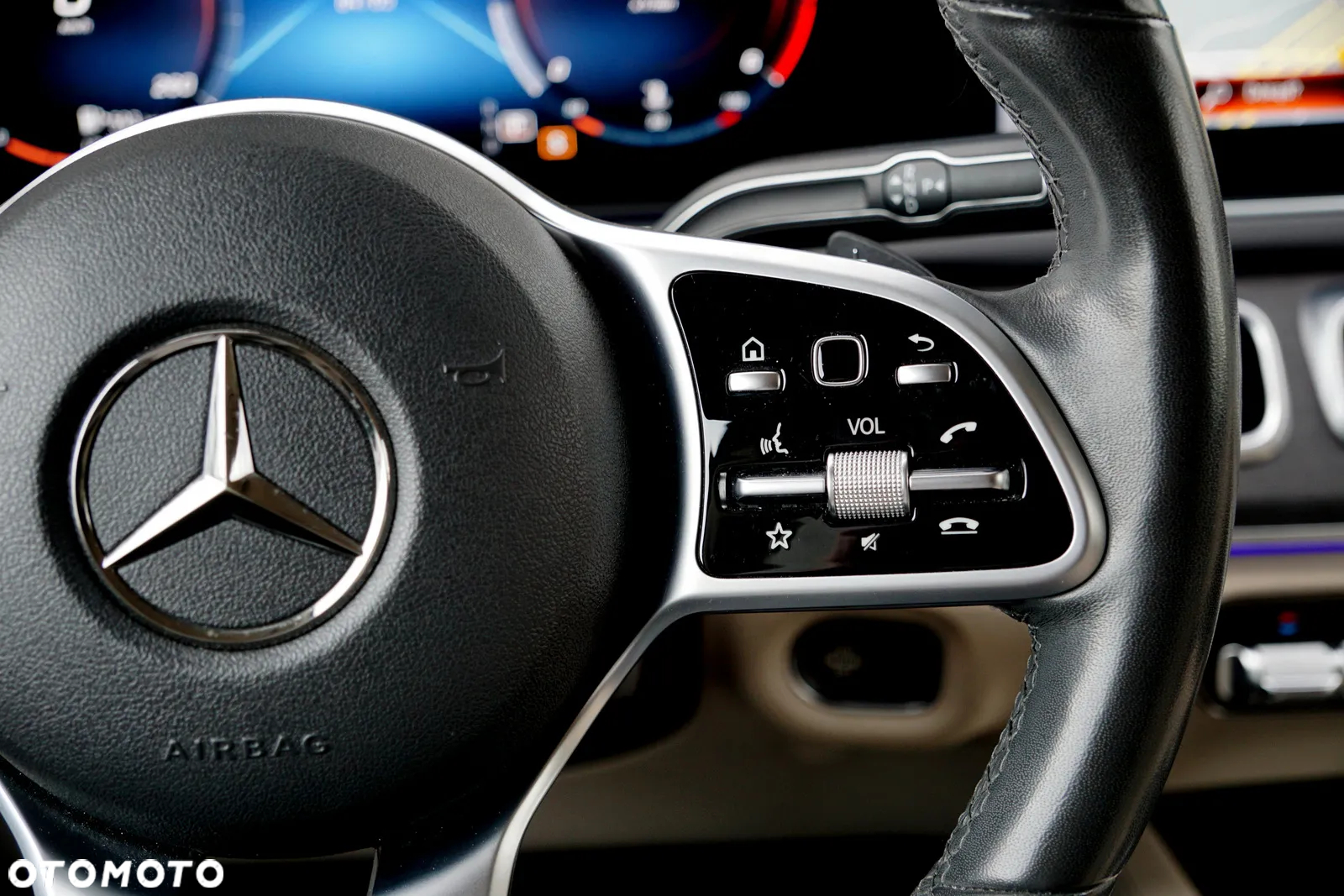 Mercedes-Benz GLE 300 d 4Matic 9G-TRONIC AMG Line - 33