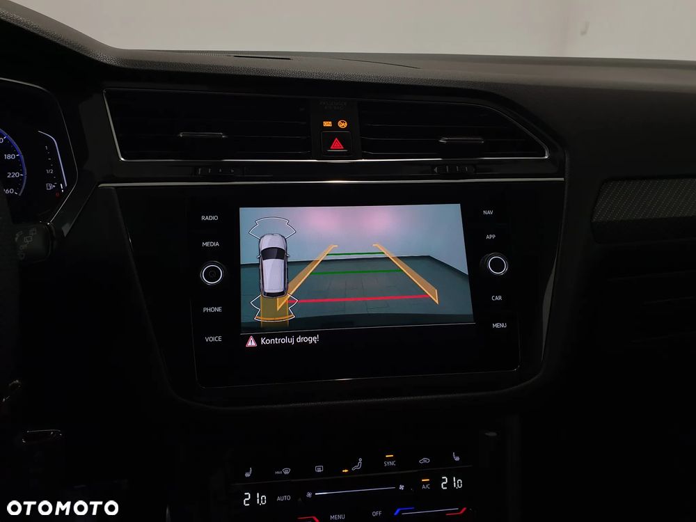 Volkswagen Tiguan 2.0 TDI SCR 4MotION DSG R-Line - 26