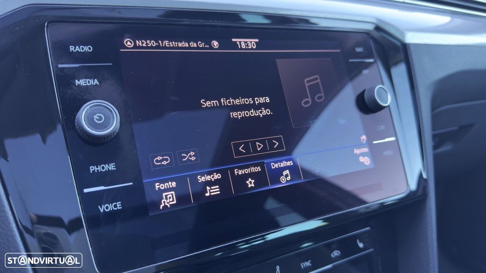 VW Passat Variant 2.0 TDI Business DSG - 18