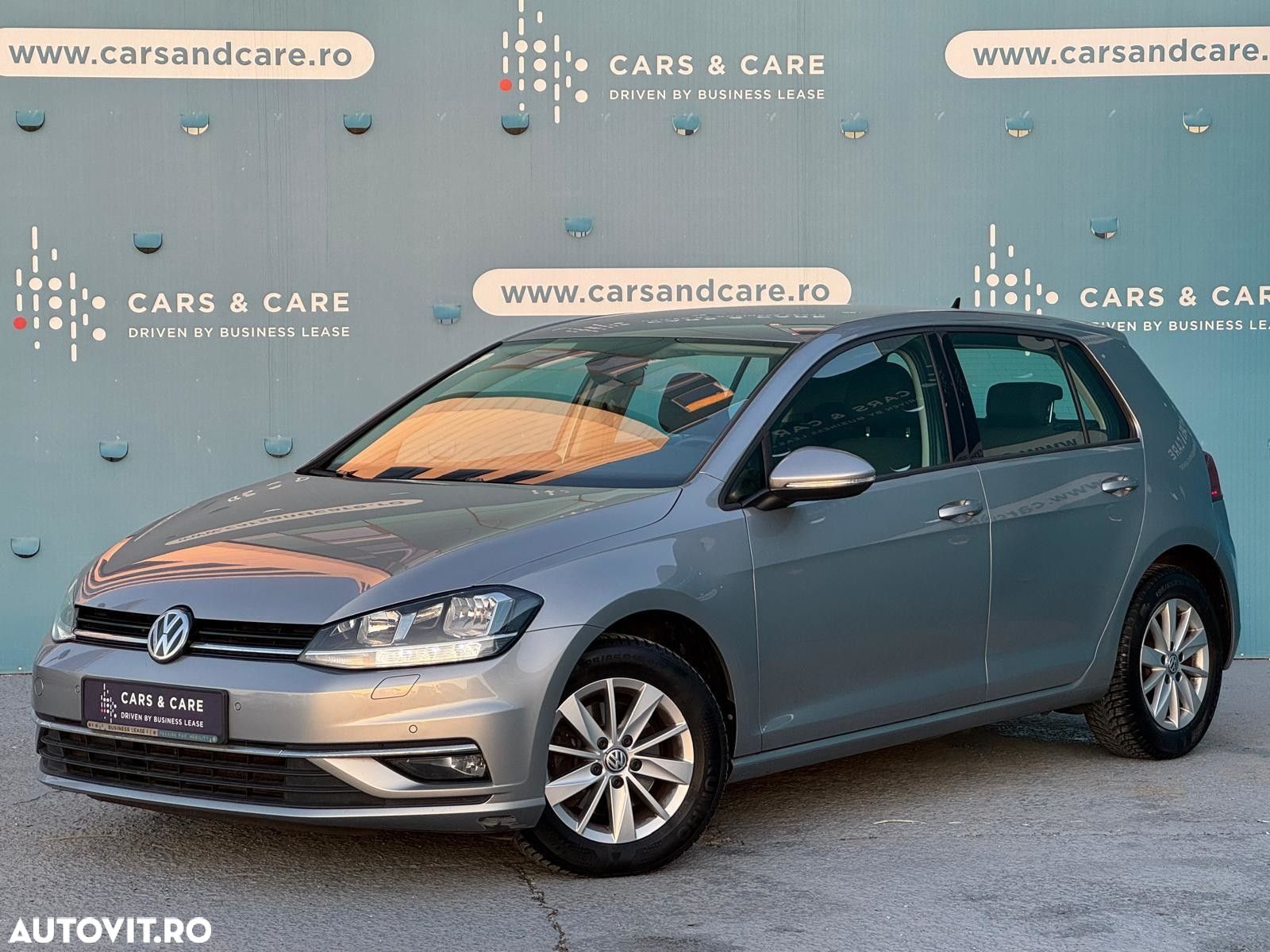 Volkswagen Golf - 1