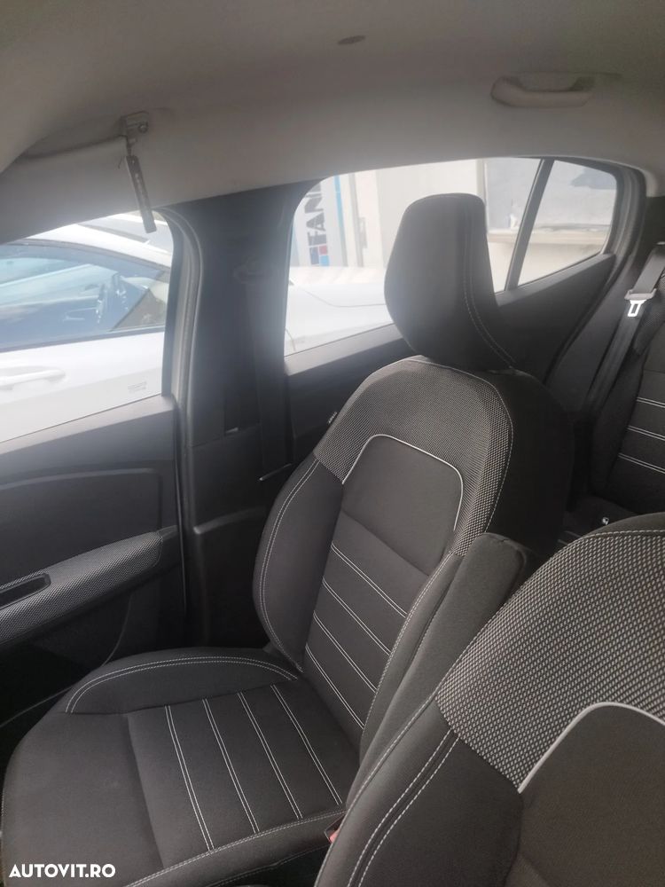 DACIA Logan 2023 — imagine 2