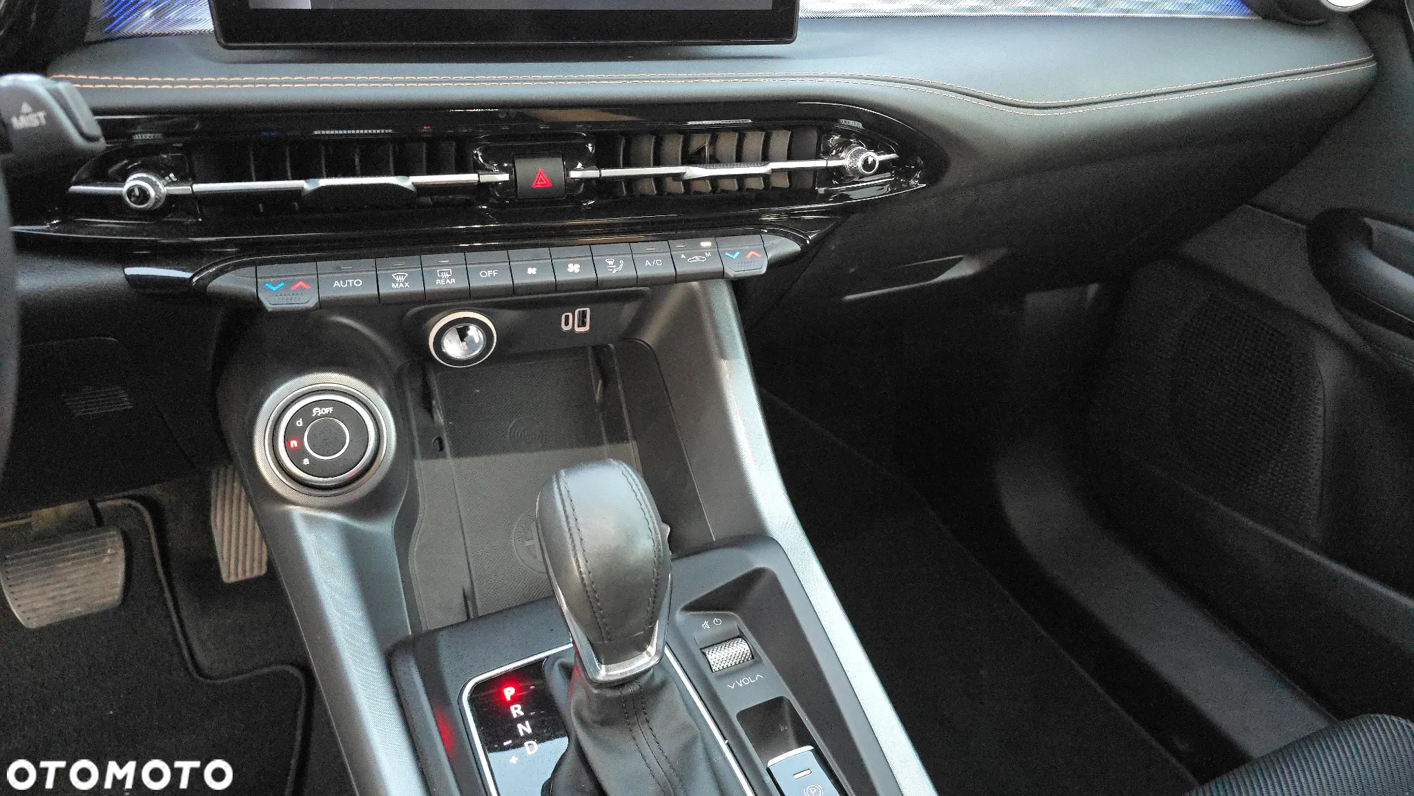 Alfa Romeo Tonale 1.5 VGT Hybrid Ti - 13