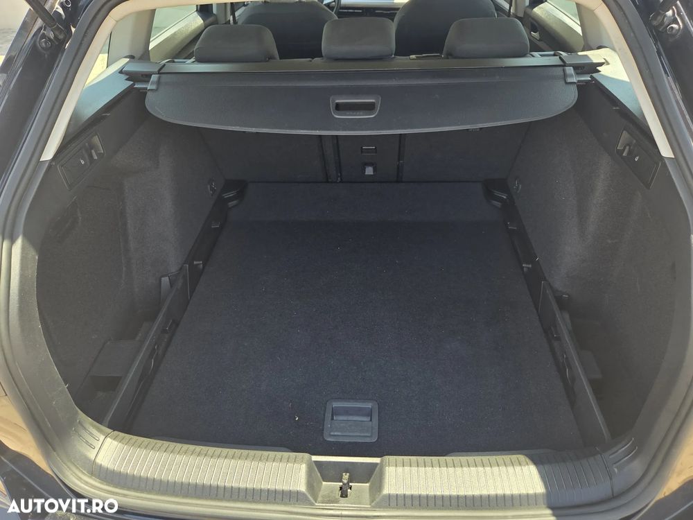 Volkswagen Golf 1.5 eTSI ACT DSG MHEV Life - 25