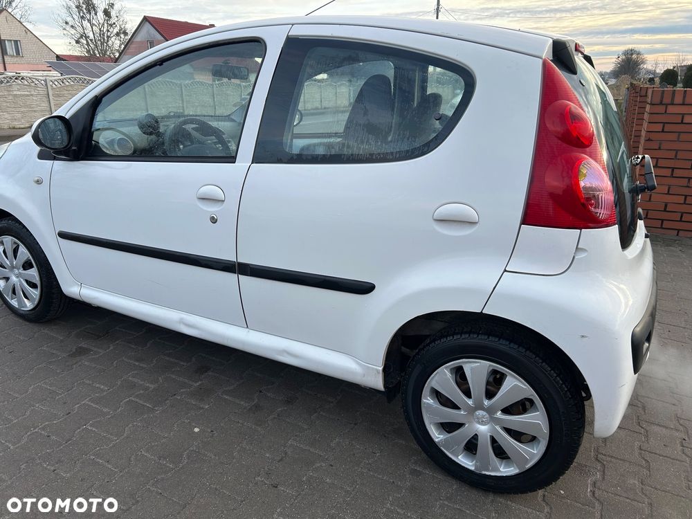 Peugeot 107 1.4 HDI Trendy - 29
