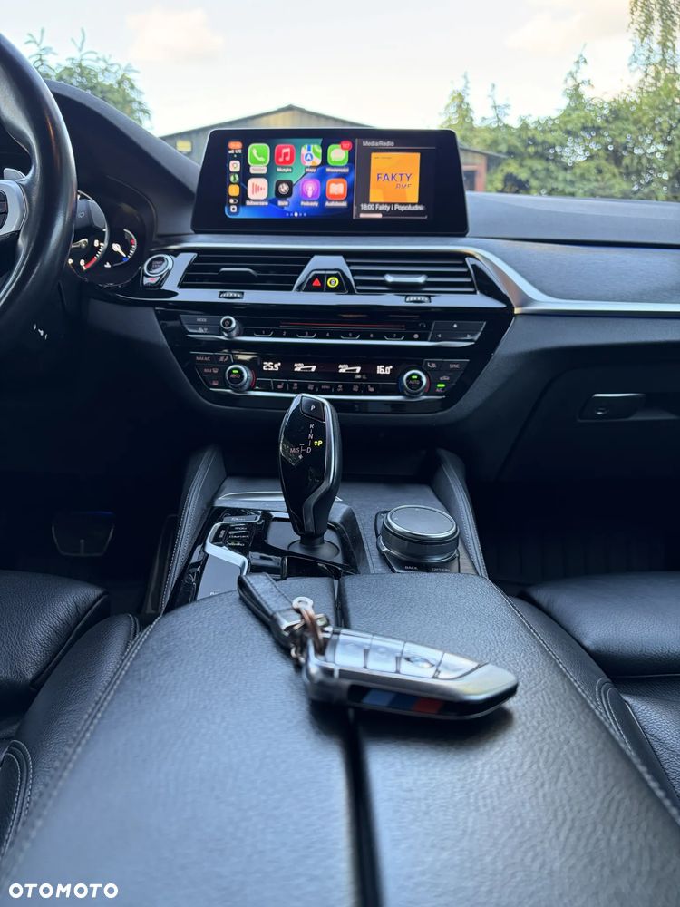 BMW Seria 5 525d M Sport sport - 7