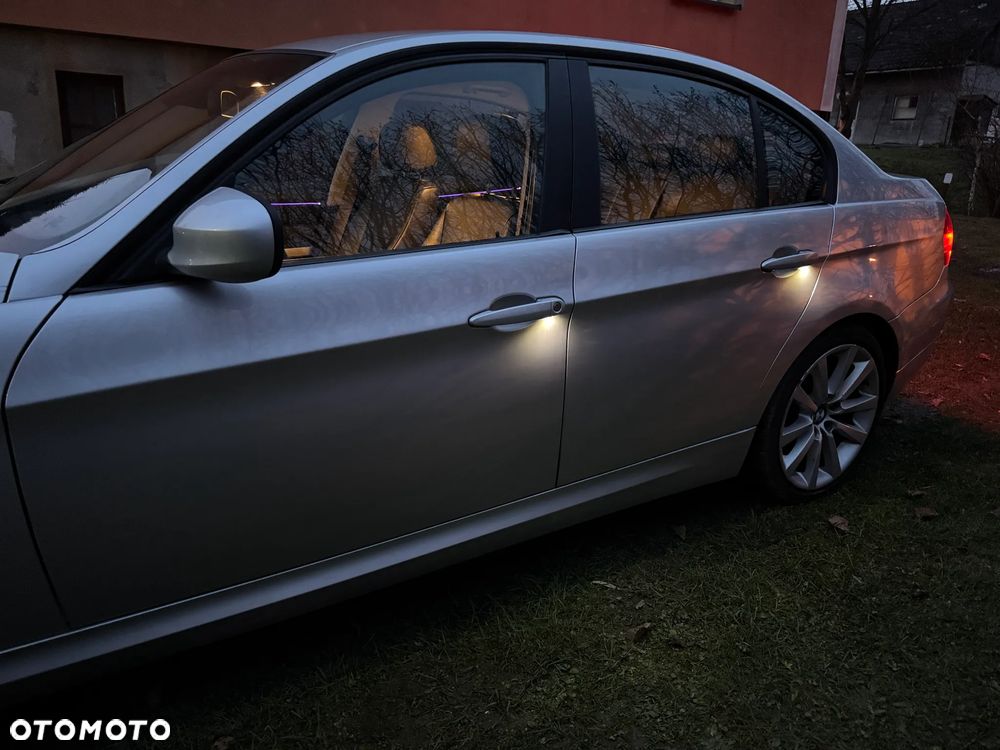 BMW Seria 3 320i Edition Exclusive - 5