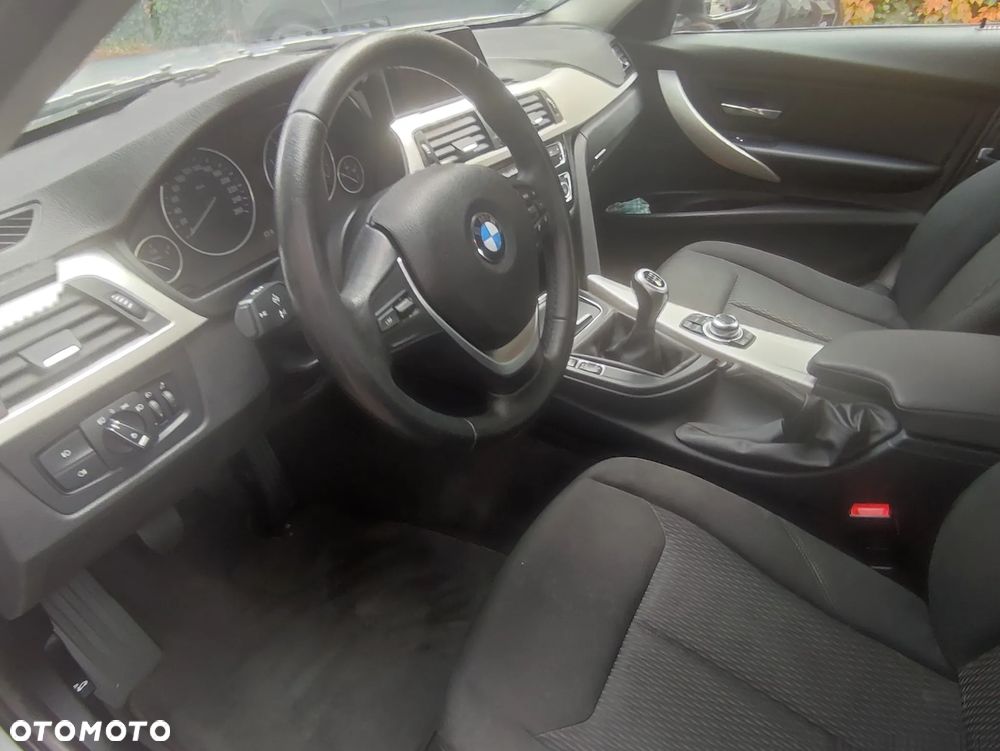 BMW Seria 3 320d - 8