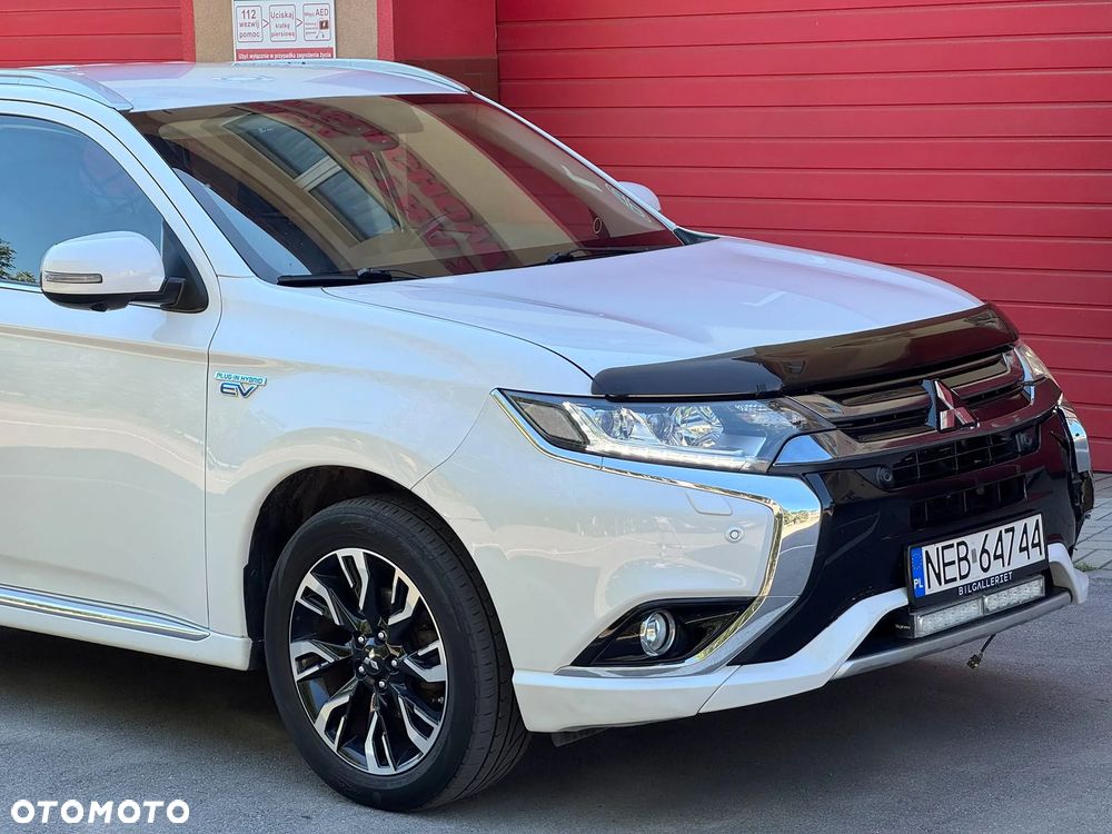 Mitsubishi Outlander - 25