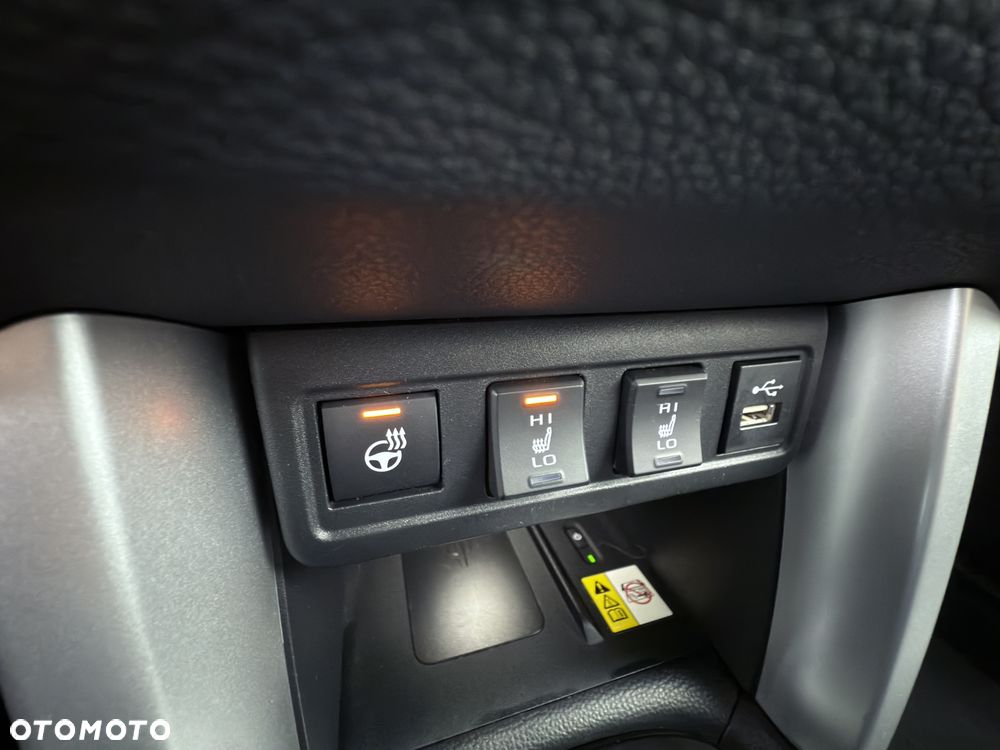 Toyota Corolla Cross 2.0 Hybrid Executive AWD - 16