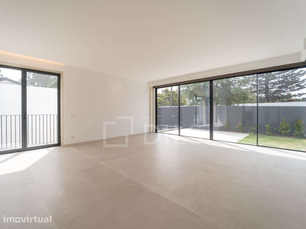 Moradia T4+1 com piscina privada em Canidelo, Gaia - Grande imagem: 2/60