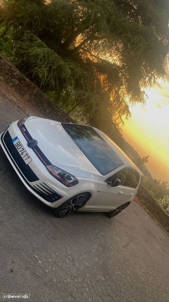 VW Golf 2.0 GTi DSG Edition 30 - 2