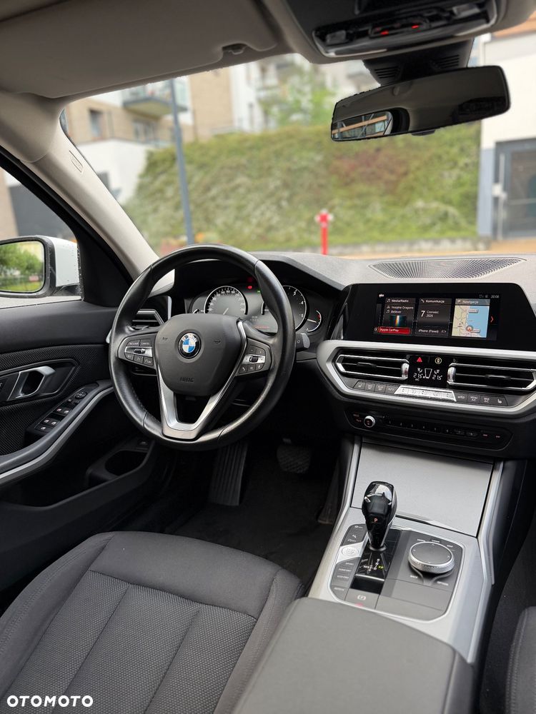 BMW Seria 3 318d - 5