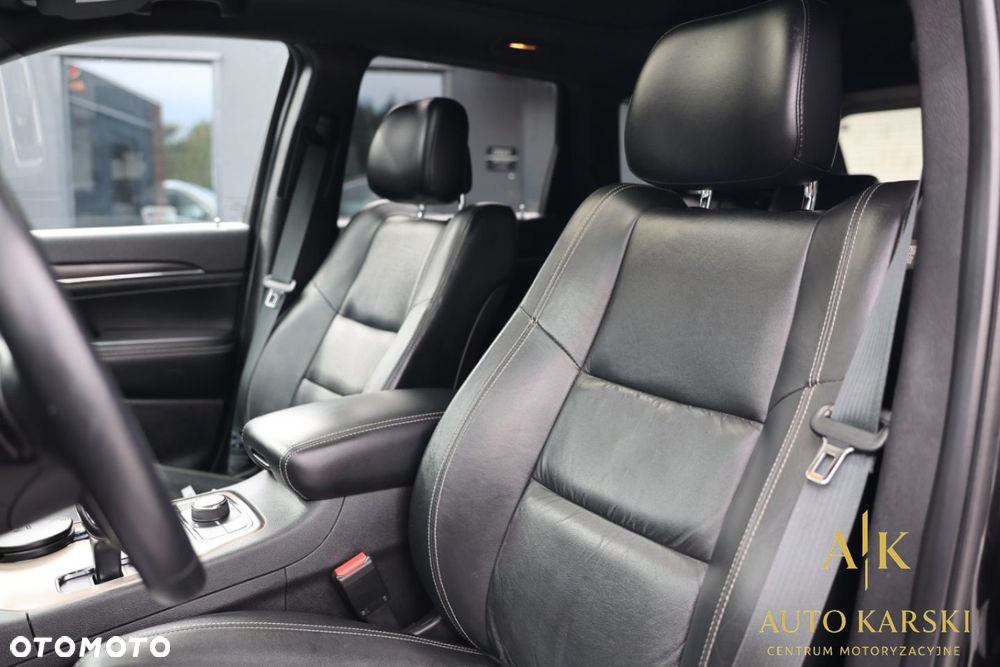 Jeep Grand Cherokee - 34