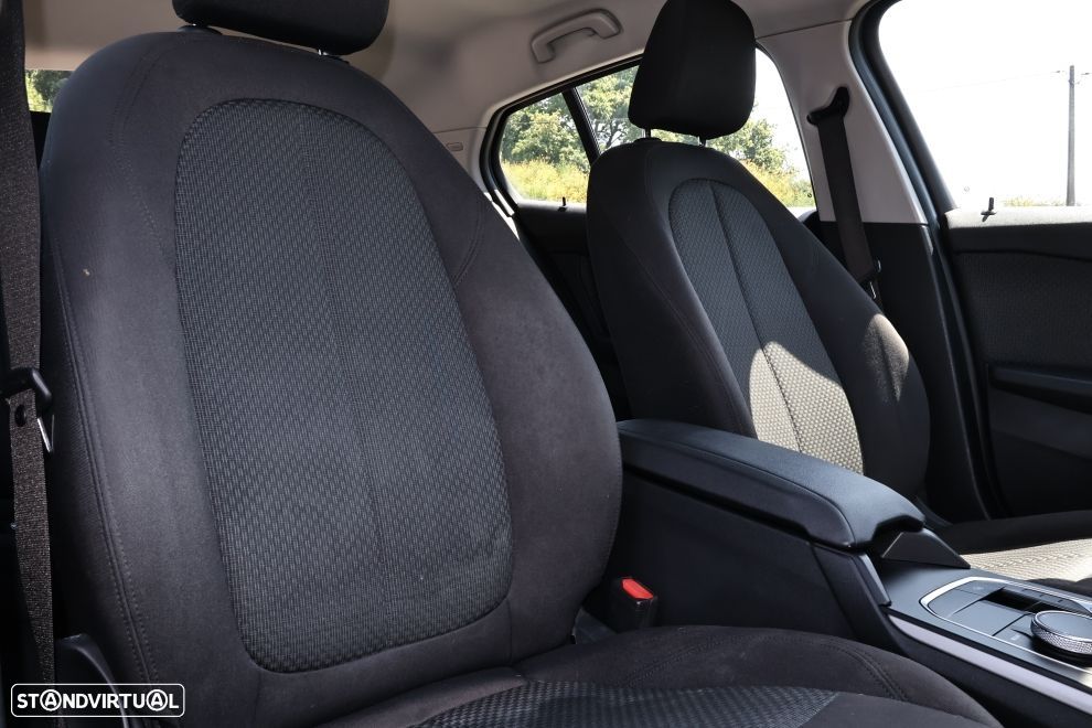 BMW 118 i Auto - 12