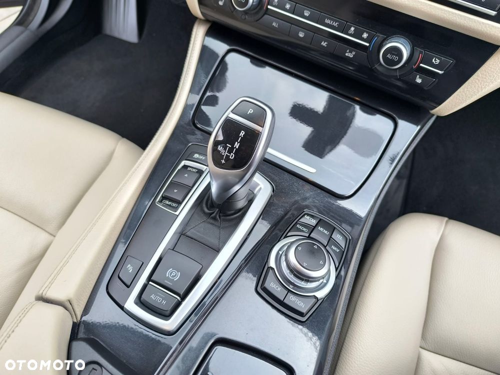 BMW Seria 5 520d xDrive - 33