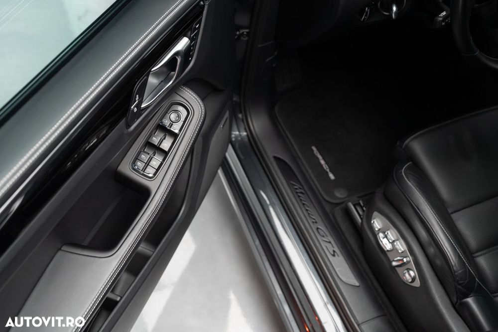 Porsche Macan - 12