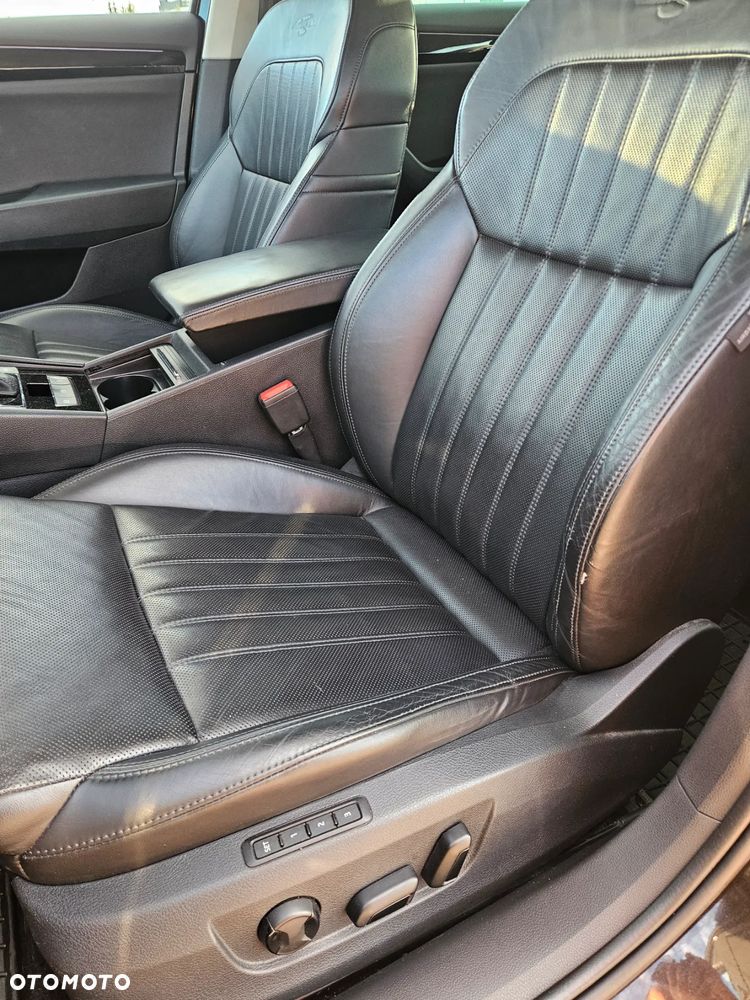 Skoda Superb 2.0 TDI L&K DSG - 20