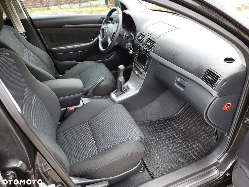 Toyota Avensis 1.8 VVT-i Executive - 6