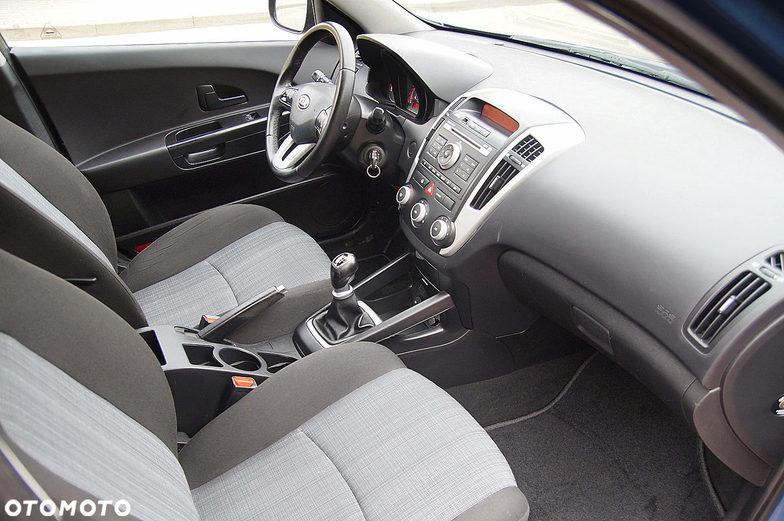 Kia Ceed 1.4 CVVT SW Vision - 17