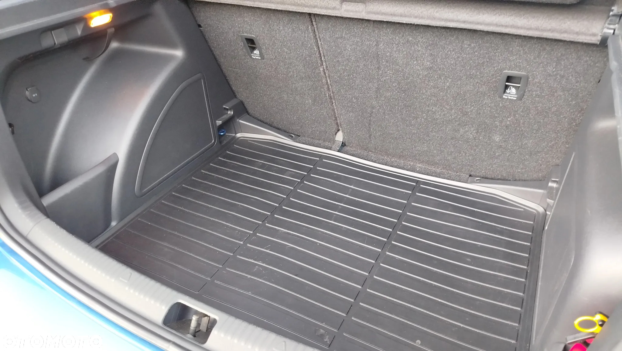Skoda RAPID 1.2 TSI Ambition - 12