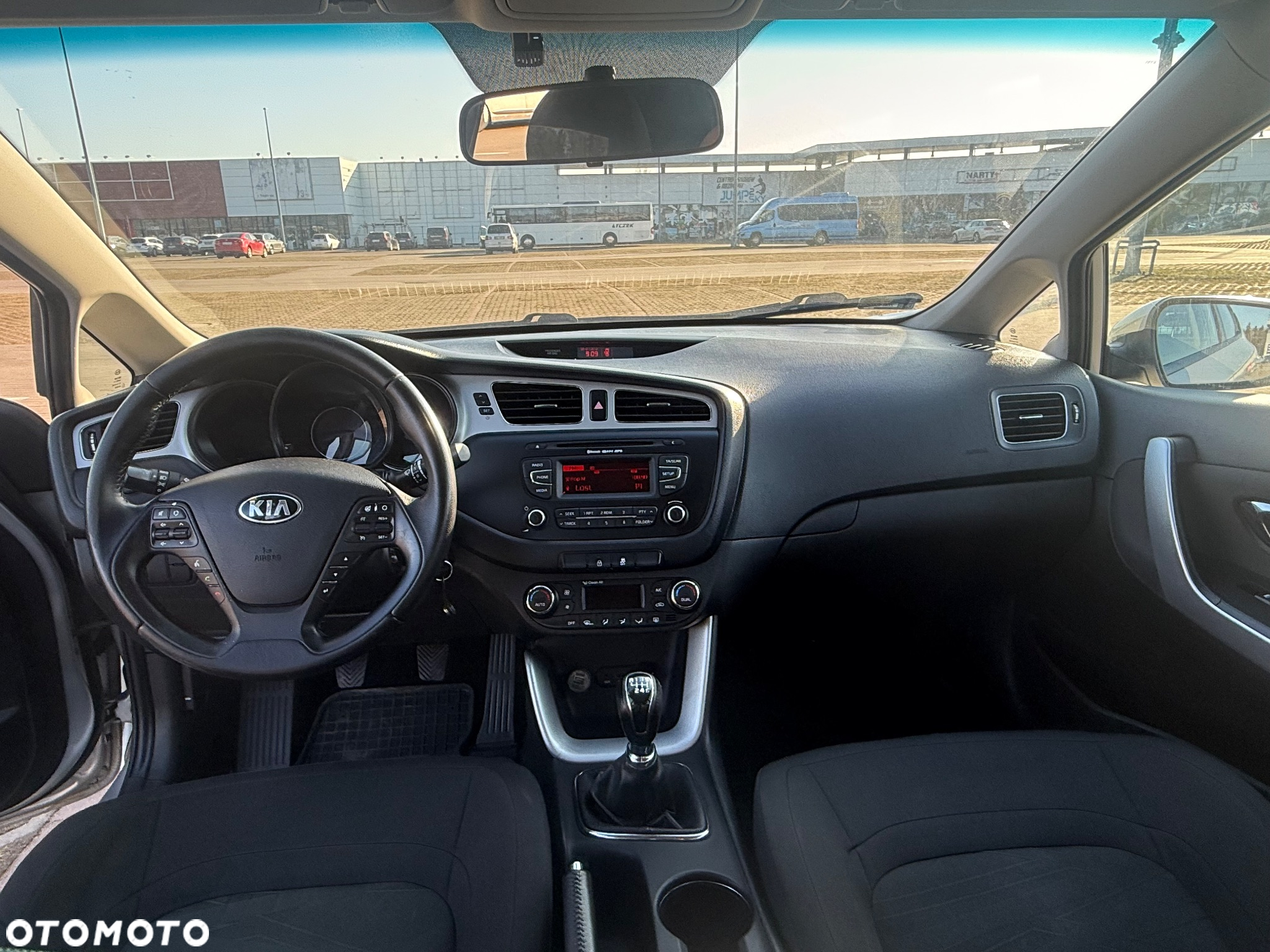 Kia Ceed - 10