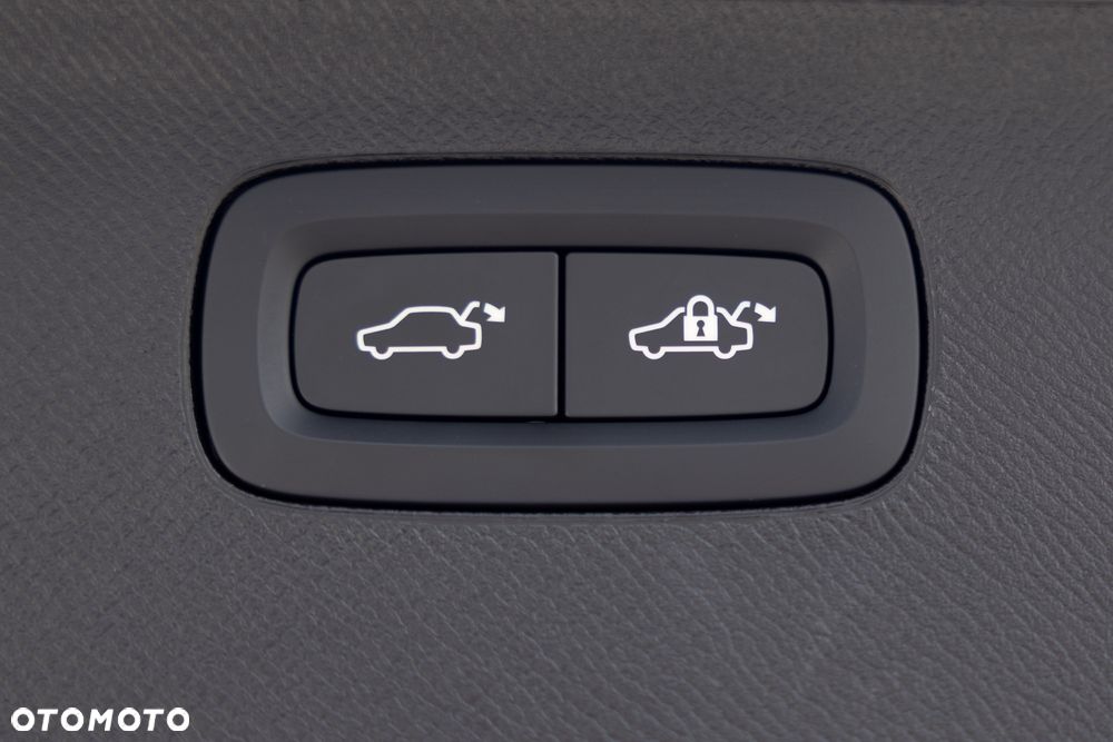Volvo XC 90 T8 AWD Plug-In Hybrid Inscription 7os - 32