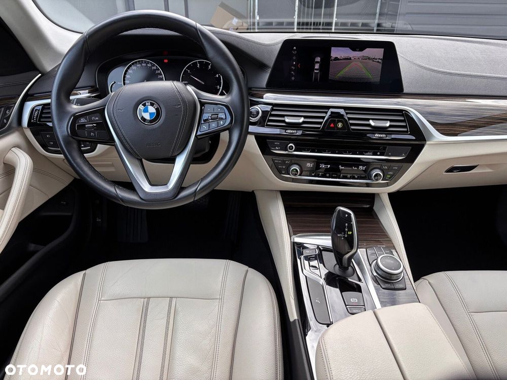 BMW Seria 5 520d xDrive Luxury Line - 23