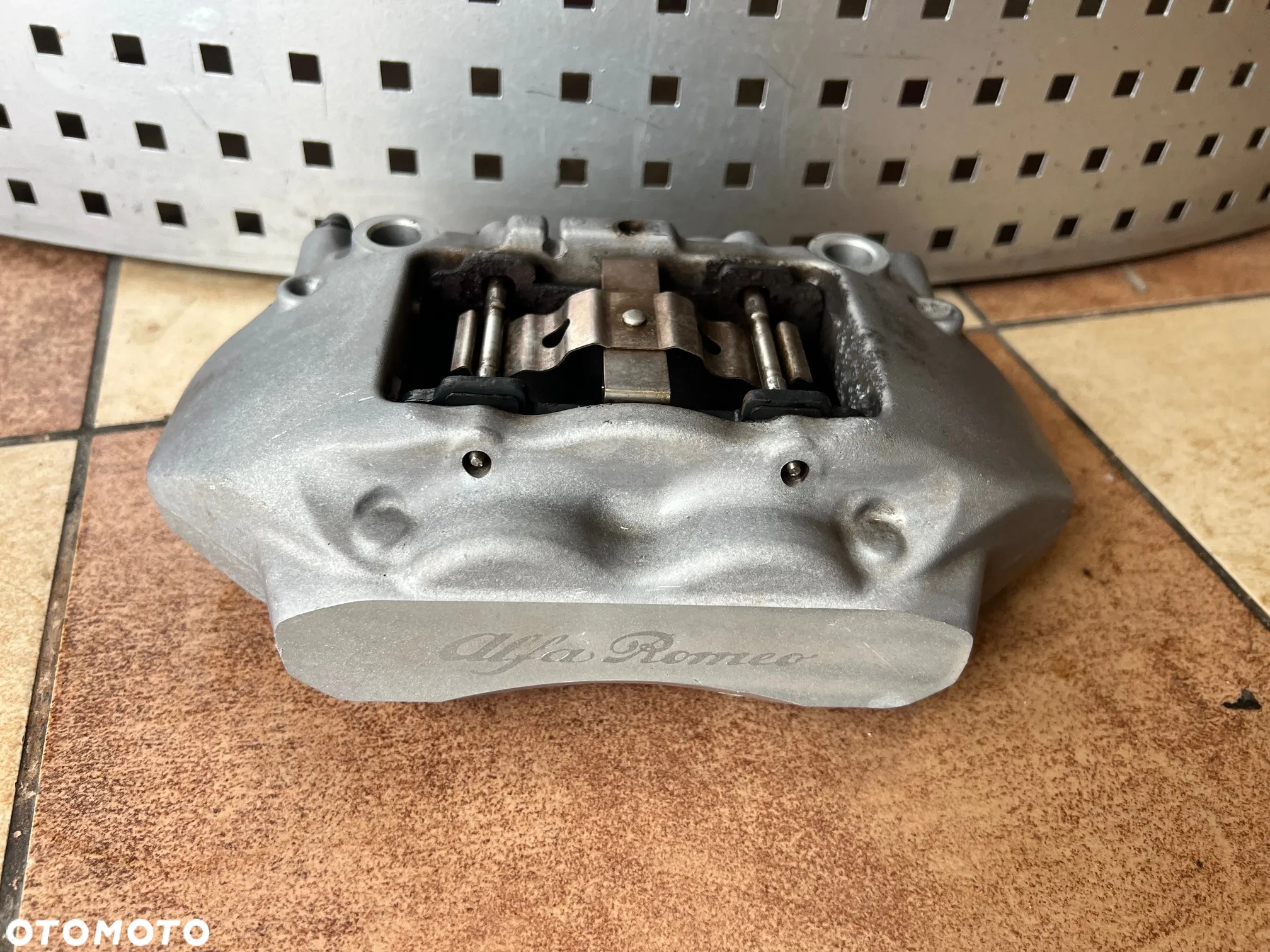 ZACISKI ZACISK HAMULCOWY PRZÓD PRZEDNI BREMBO ALFA ROMEO 159 SUPER STAN - 7