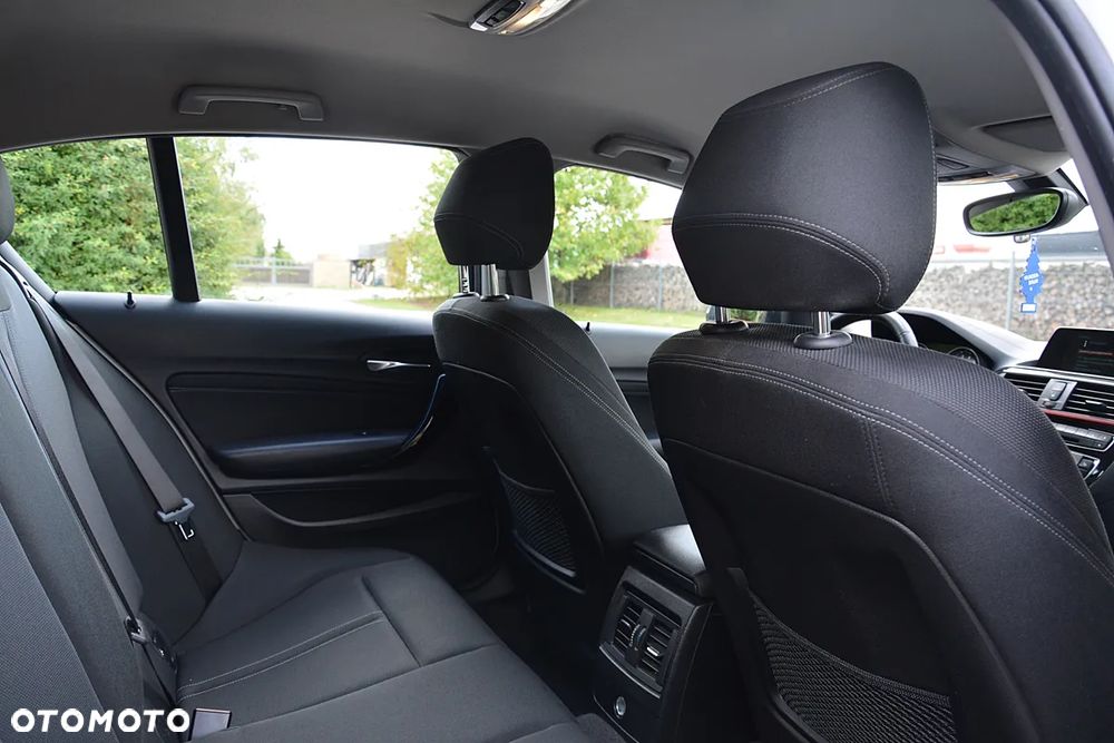 BMW Seria 1 118i Sport Line - 32