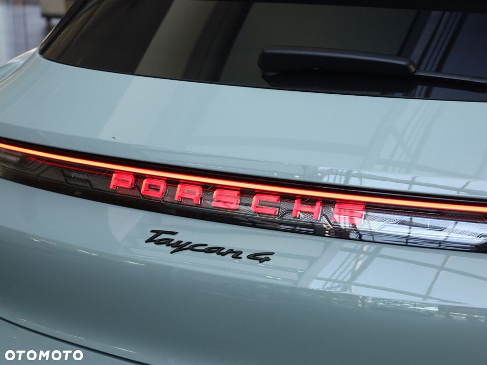 Porsche Taycan - 29