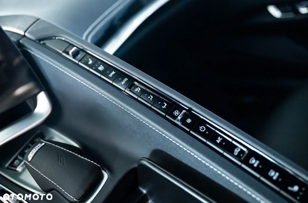 Chevrolet Corvette - 18