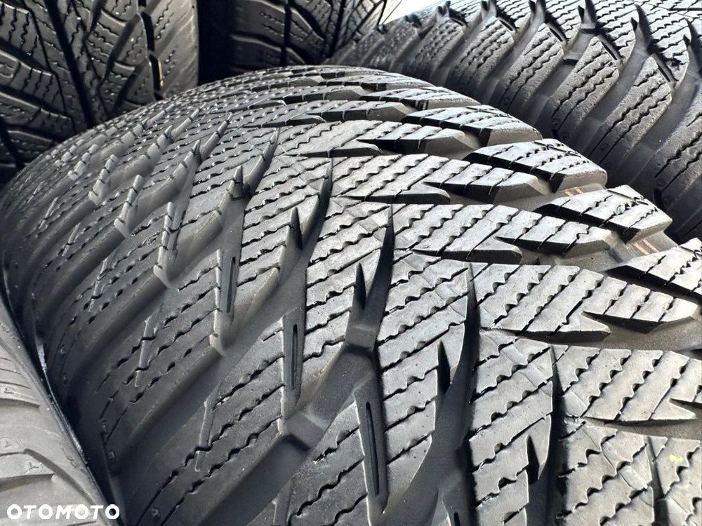 205/60r16 Goodyear UltraGrip 8_7,5mm_4szt_(13) - 6